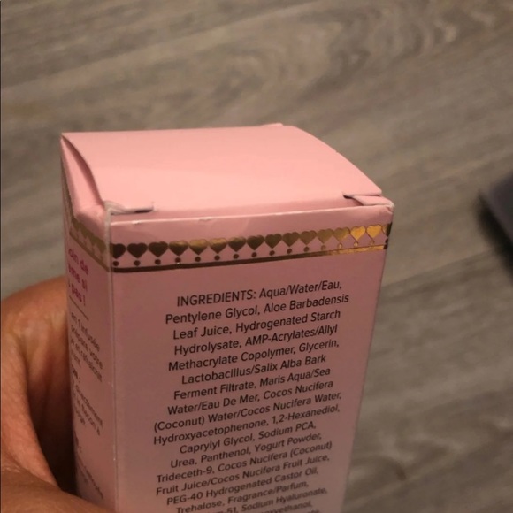 Hangover 3-in-1 Setting Spray - Picture 4 of 4